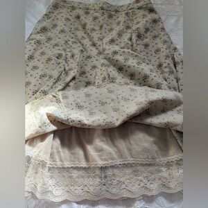 Charlotte Russe Beige Floral pin stripe Cotton Skirt Too CUTE ! has Flaw read